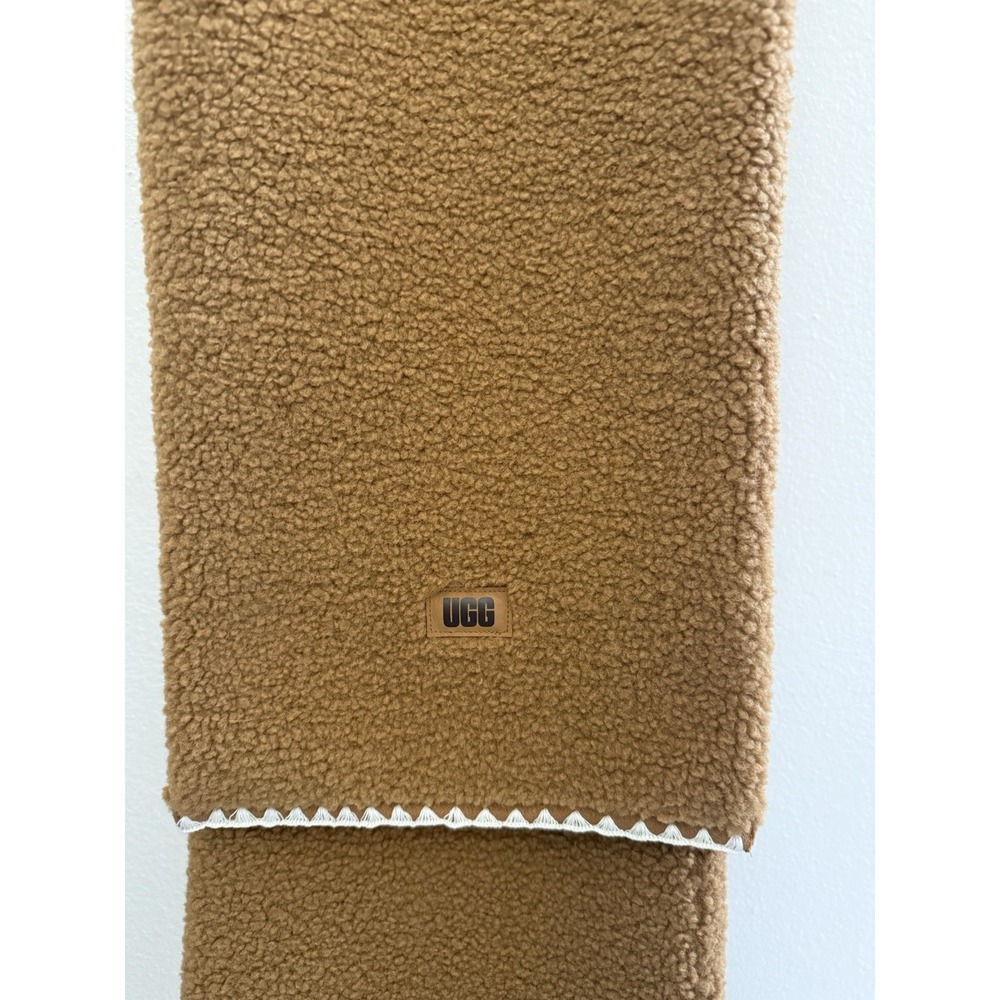 NWT Ugg UGGfluff Scalloped Women's Scarf Plush Fleece 9 3/4"X79" - Picture 2 of 6